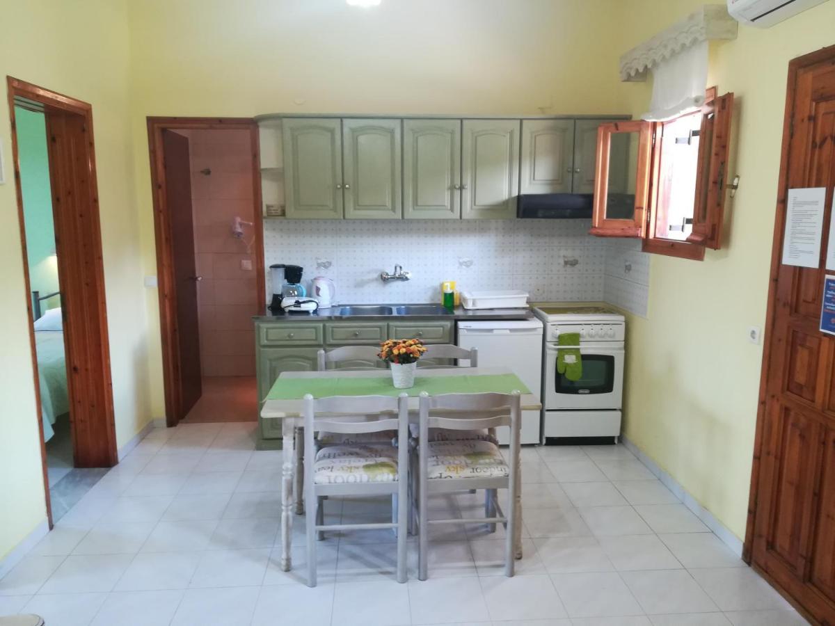 Olga'S Garden Apartments Almiros Beach Стая снимка
